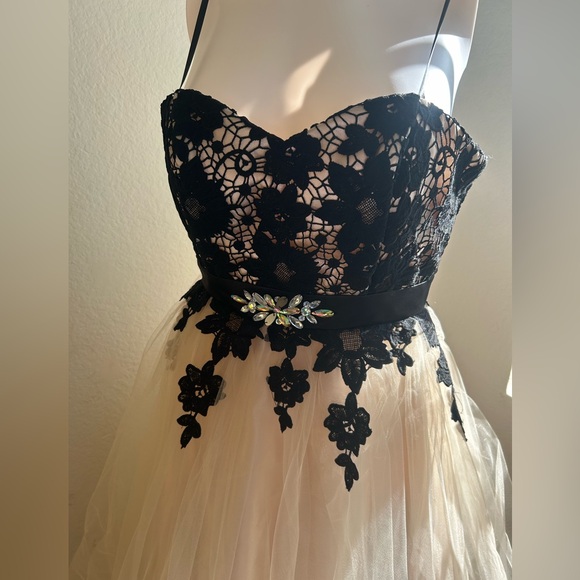 Masquerade strapless prom dress, Size 5/6. Worn once, Excellent condition. - Picture 2 of 7